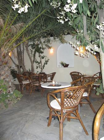 Dorians Bar